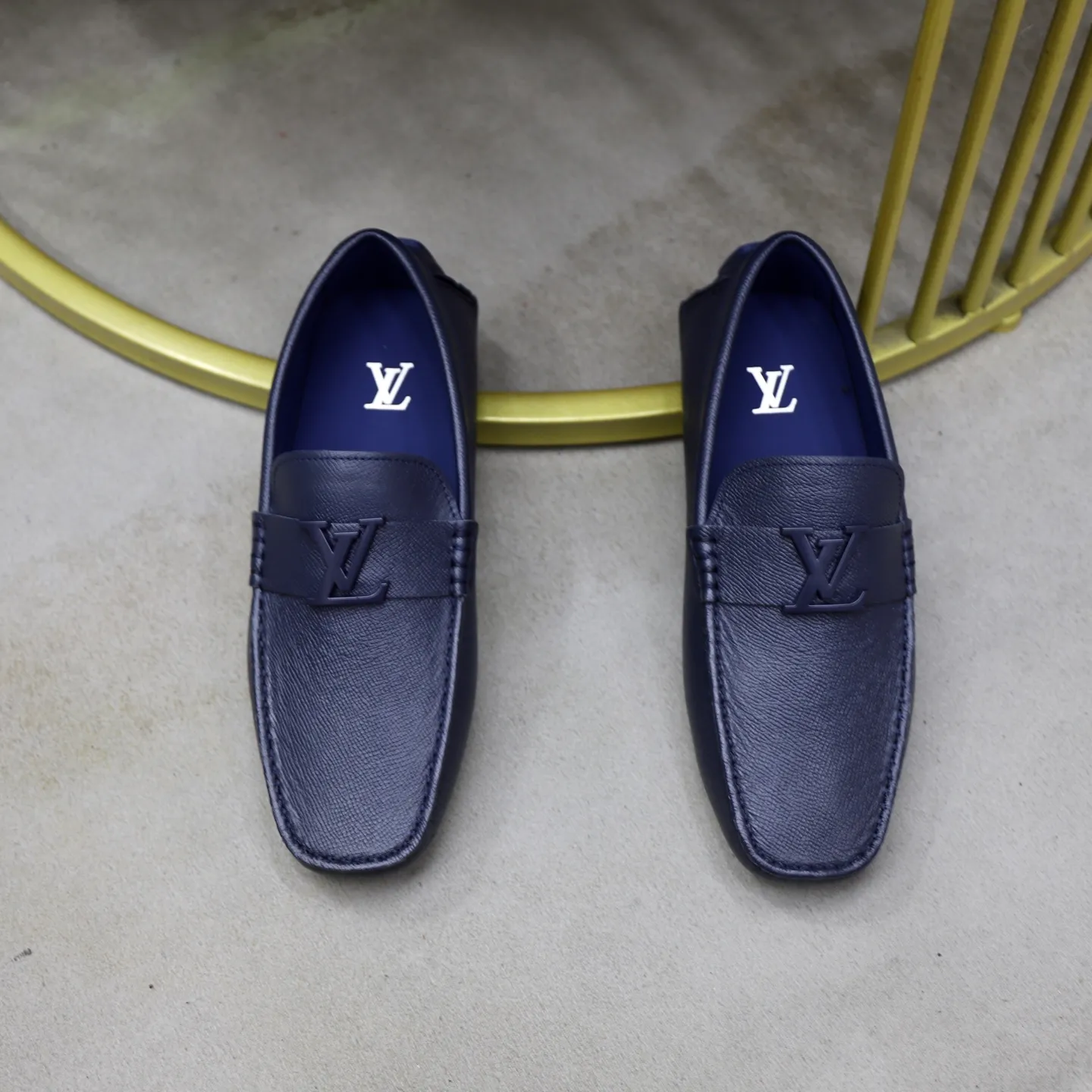 Ex-factory price: 480💰【LV】Louis Vuitton ⚠️High-end men’s driving and pedal series ⚠️38-44 (customized for 45) ⚠️All original cowhide leather! Thick and soft! Made entirely of calfskin lining! Rubber sheet anti-slip beanie sole! Three-dimensional package technology! Fashionable and classic! Handicrafts! Original high quality! Feel free to compare!